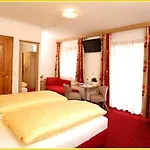 - Oetzmooshof