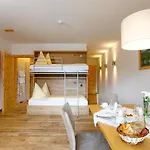 - Oetzmooshof Pensión 3*