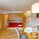 - Oetzmooshof 3*