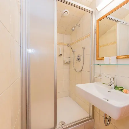 - Oetzmooshof Pensionat 3*
