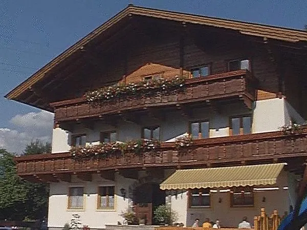 招待所 - Oetzmooshof 3*